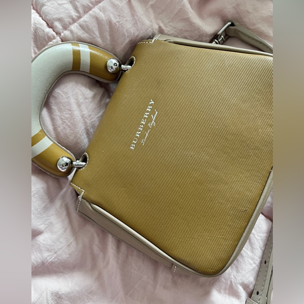 Burberry - Picture 2 of 5